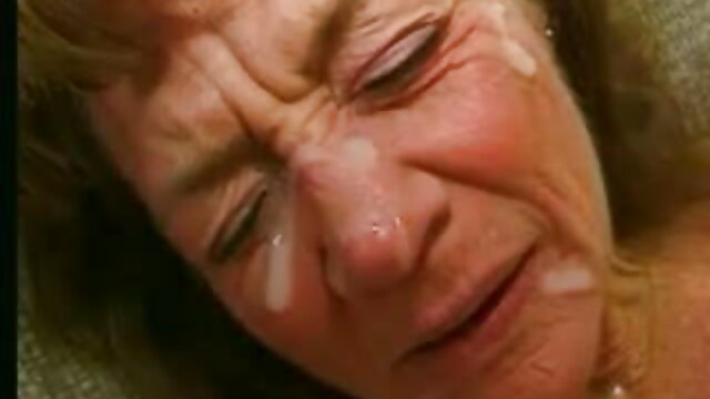 Vera a des relations sexuelles avec son vidéo x viol amant.