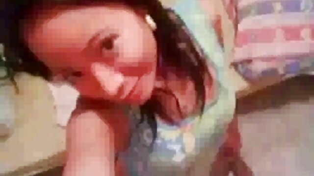 Girl DJ sert son beau-père avec xx porno cheval une chatte.