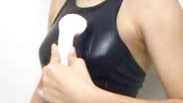 Un collègue russe baise une blonde aux gros film x amteur seins.