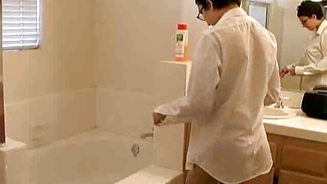 Cums sur une nana marina beaulieu film x dans sa chatte.