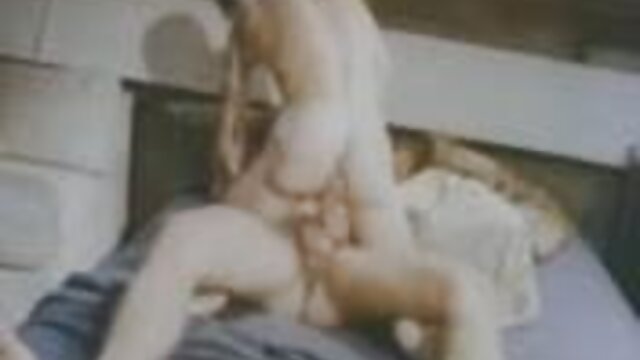 Baise passionnée en levrette avec la charmante blonde video x film francais Sarah