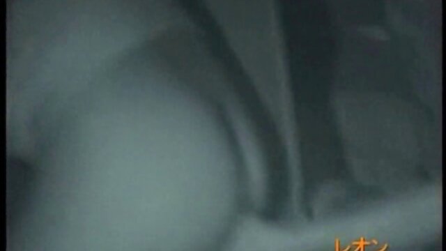 Lena aux jambes film x latex nues a montré sa chatte sur la webcam