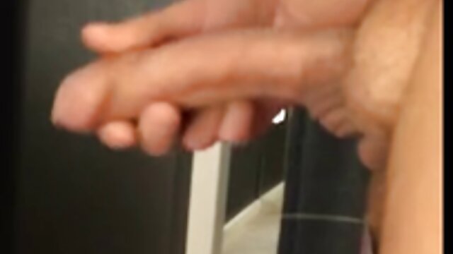 Margot suce la bite site film porno streaming de son petit ami à travers le mur avec beaucoup de diligence
