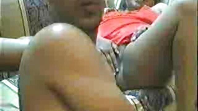 Une beauté rousse film gasy xxx de 18 ans caresse sa propre chatte avec une cuillère et jouit