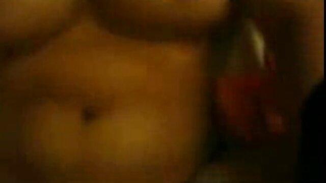 Jay Mac baise une pute film porno gratuit lesbienne dans la voiture.