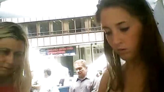 A des relations sexuelles avec sa maîtresse. film entier porno francais